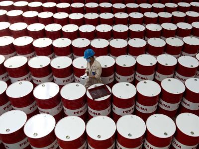 قیمت جهانی نفت امروز ۱۴۰۱/۰۳/۲۱ |برنت ۱۲۲ دلار و ۱ سنت شد