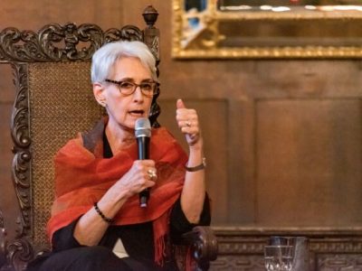 وندی شرمن: جهان به نفت ایران احتیاج دارد/ برجام یک توافق بسیار کارآمد است