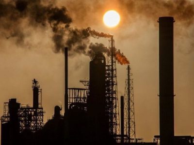 پیگیری ساخت دوپالایشگاه ۳۰۰ هزار بشکه ای جدید