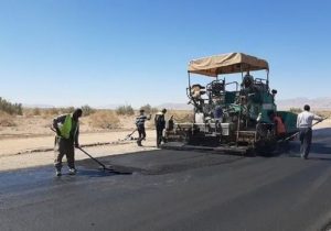 جاده چشمه چاهی _ سفید خانی سیروان در مرحله آسفالت قرار دارد