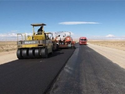راه های روستایی آماده آسفالت قیر می گیرند
