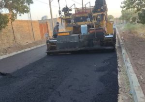 آسفالت ۸ راه روستایی در بخش اسحاق آباد زبرخان