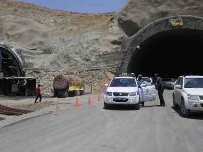 اجرای عملیات عمرانی در جاده کرج – چالوس همزمان با تردد خودروها
