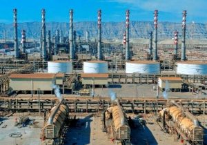 تولید بنزین در پالایشگاه نفت تهران