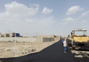 افزایش ۲ برابری تخصیص قیر تهاتری برای آسفالت معابر حاشیه شهر هیرمند