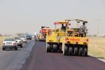 آغاز عملیات روکش آسفالت ۱۴ کیلومتر از محور ایرانشهر – مهرستان