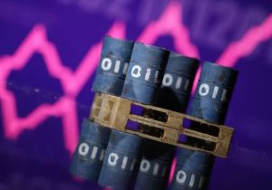 نفت از اوج قیمت ۳ ماهه عقب نشست