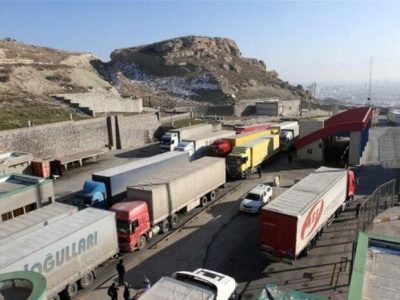 صادرات کالا از گمرکات آذربایجان‌غربی طی یک ماه ۵۶ درصد افزایش یافت