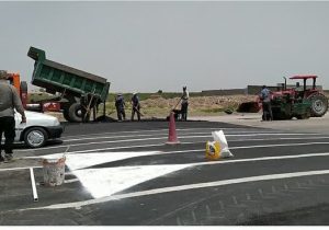 بازدید مسئولان قضایی از محور داوران – رفسنجان و ازسرگیری پروژه آسفالت