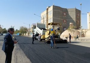 با جذب ۷۰۰ تن قیر بازآفرینی معابرگناباد آسفالت می شود