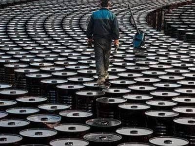 بدهکاران میلیارددلاری کجا هستند؟ چرا تیغ به سمت تولید کنندگان قیر چرخید؟ 