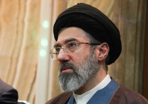 معلمان و کارگران، ستون فقرات نبرد فرهنگی و اقتصادی کشورند
