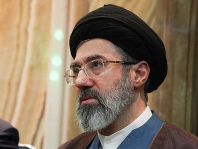 معلمان و کارگران، ستون فقرات نبرد فرهنگی و اقتصادی کشورند