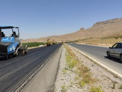 آسفالت ۵ هزار و ۵۰۰ مترمربع از معابر روستای «بزی سفلی» در نیمروز