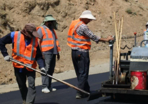اجرای نهضت آسفالت در هفت روستای غرب استان