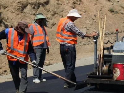 اجرای نهضت آسفالت در هفت روستای غرب استان